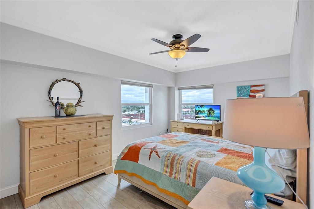 Active With Contract: $1,795,000 (3 beds, 2 baths, 1798 Square Feet)