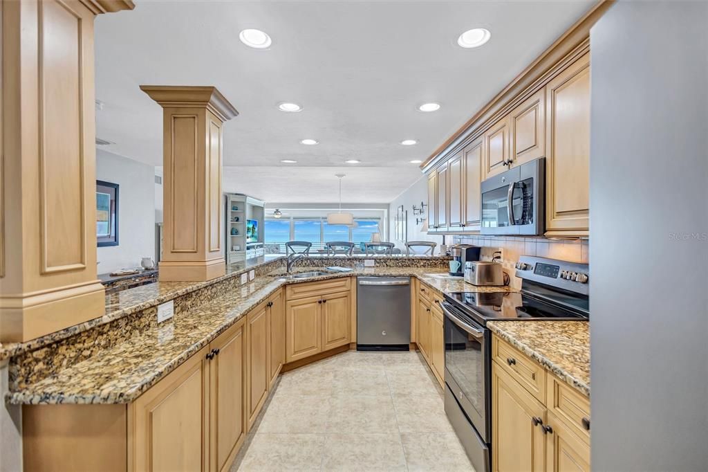 Active With Contract: $1,795,000 (3 beds, 2 baths, 1798 Square Feet)
