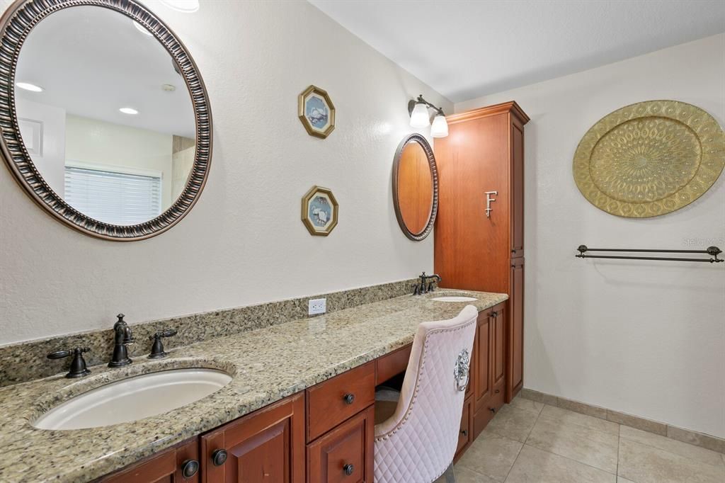 Activo con contrato: $745,000 (4 camas, 3 baños, 3000 Pies cuadrados)