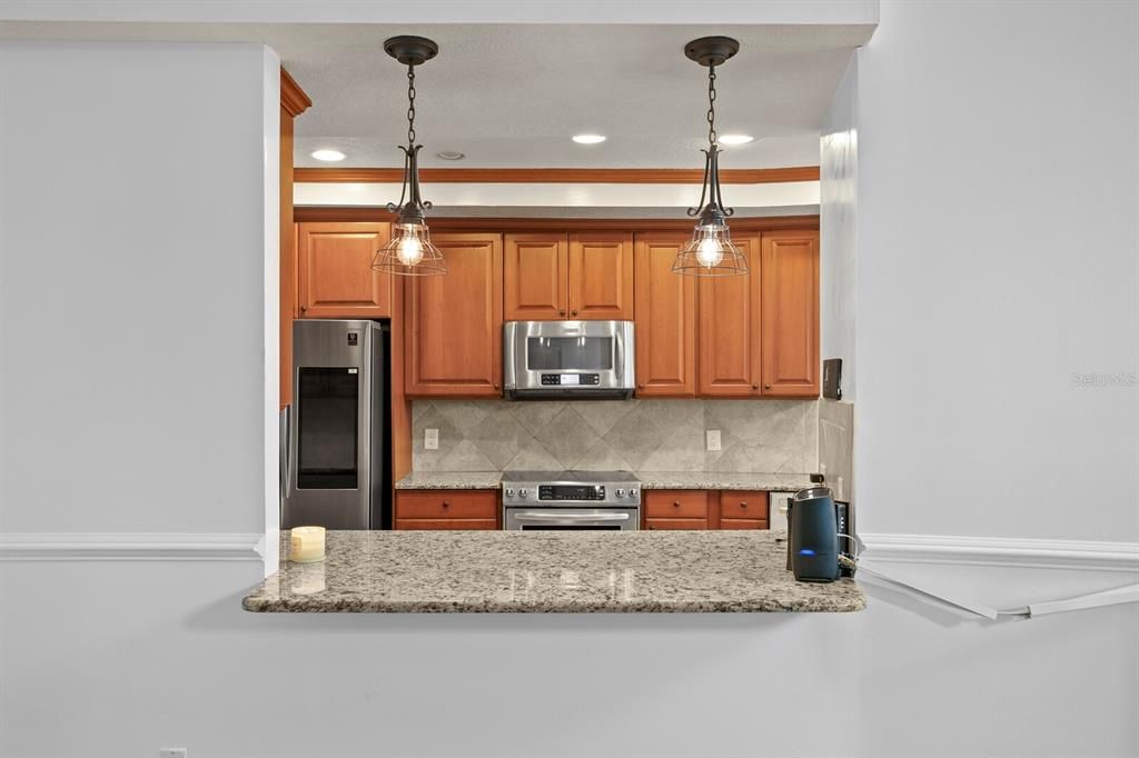 Activo con contrato: $745,000 (4 camas, 3 baños, 3000 Pies cuadrados)