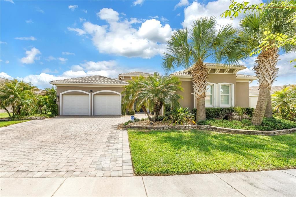 En Venta: $599,000 (3 camas, 3 baños, 3018 Pies cuadrados)