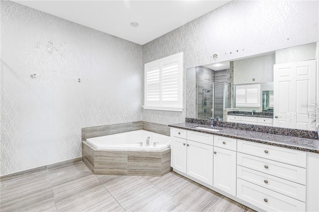 En Venta: $599,000 (3 camas, 3 baños, 3018 Pies cuadrados)