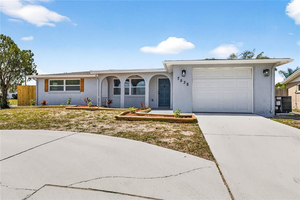 Activo con contrato: $269,900 (3 camas, 2 baños, 1310 Pies cuadrados)