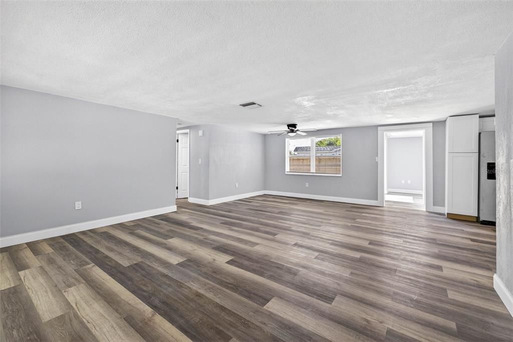 Activo con contrato: $269,900 (3 camas, 2 baños, 1310 Pies cuadrados)