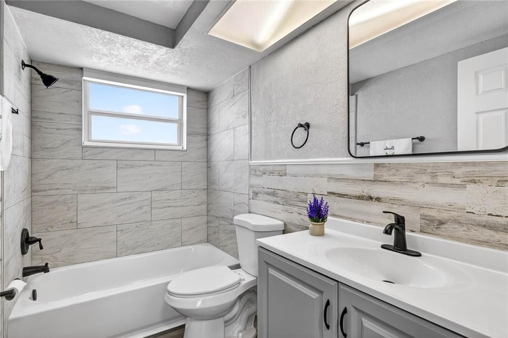 Activo con contrato: $269,900 (3 camas, 2 baños, 1310 Pies cuadrados)
