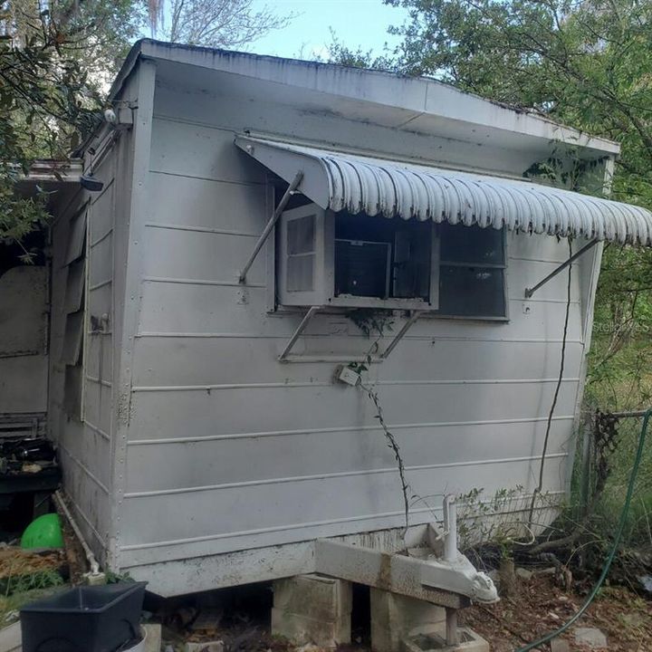 For Sale: $59,900 (2 beds, 1 baths, 480 Square Feet)