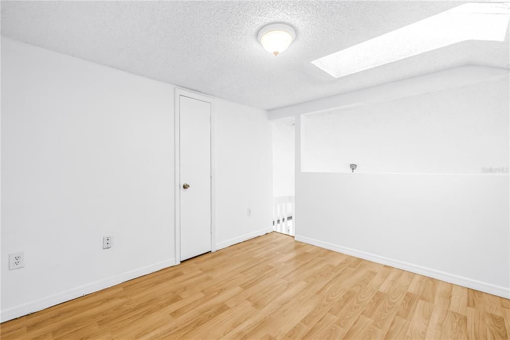 Activo con contrato: $142,000 (1 camas, 1 baños, 680 Pies cuadrados)