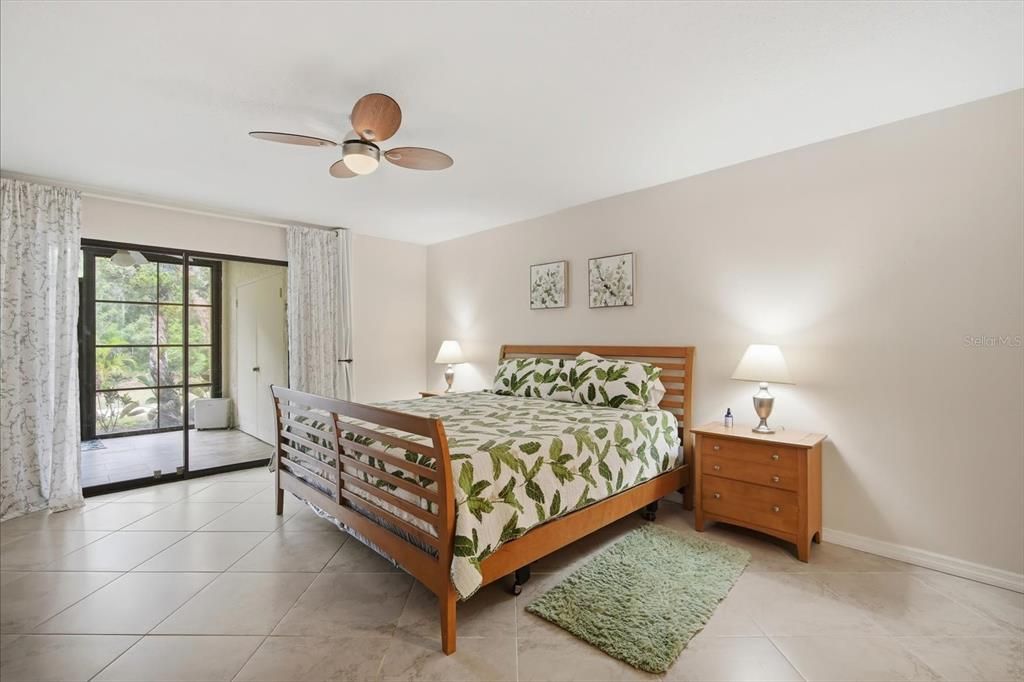 En Venta: $250,000 (2 camas, 2 baños, 1408 Pies cuadrados)