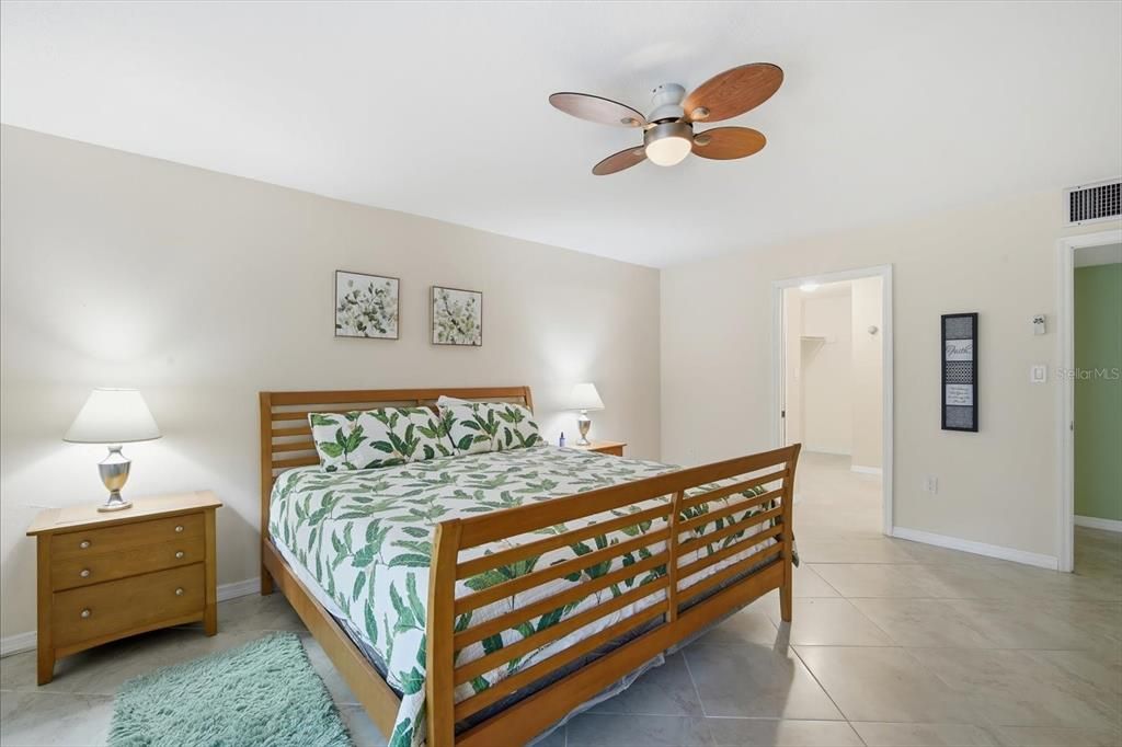 En Venta: $250,000 (2 camas, 2 baños, 1408 Pies cuadrados)