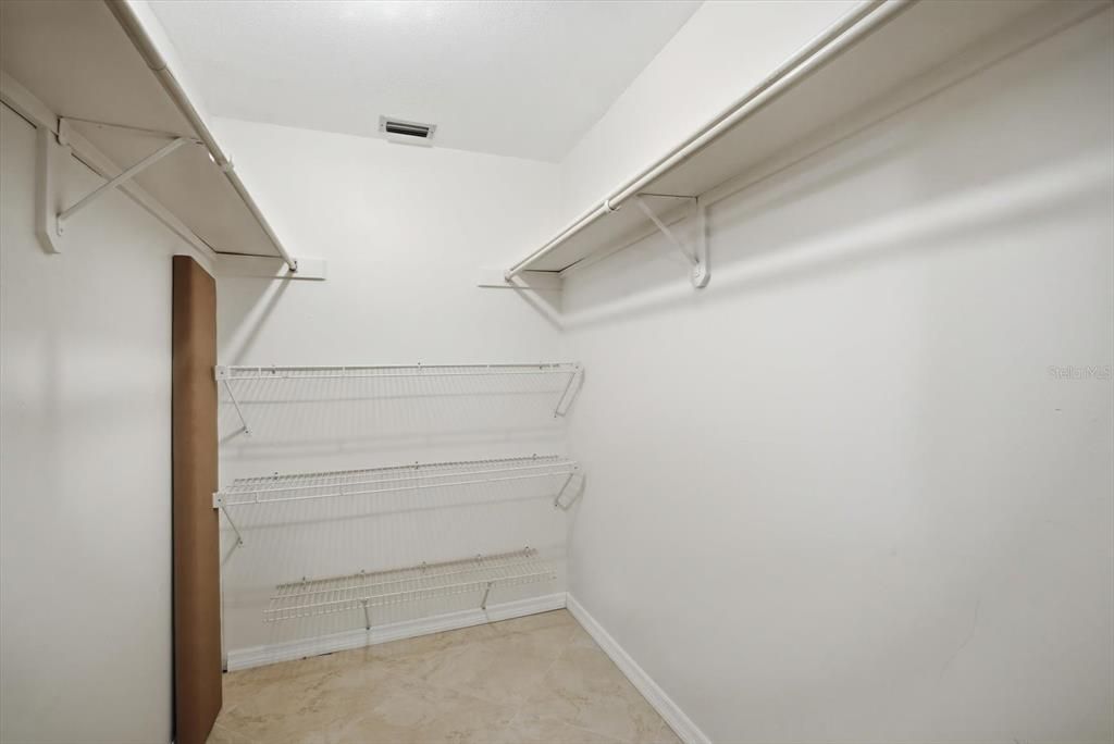 En Venta: $250,000 (2 camas, 2 baños, 1408 Pies cuadrados)