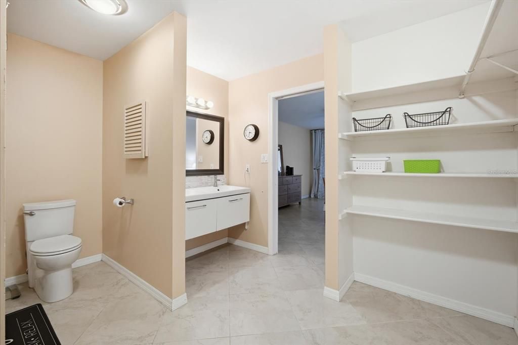 En Venta: $250,000 (2 camas, 2 baños, 1408 Pies cuadrados)