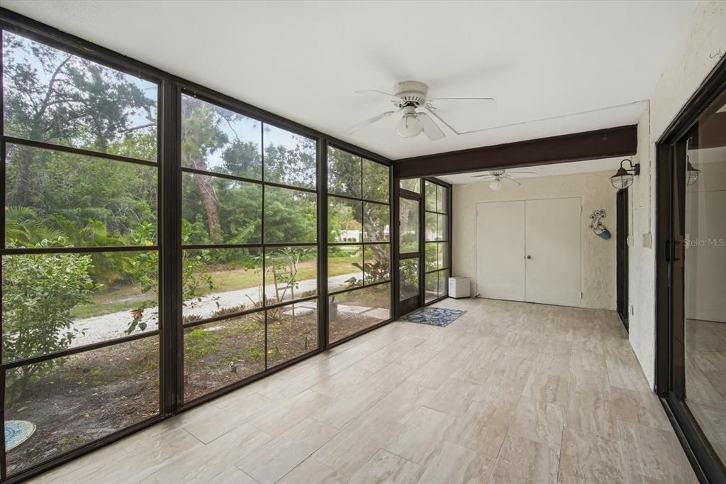 En Venta: $250,000 (2 camas, 2 baños, 1408 Pies cuadrados)