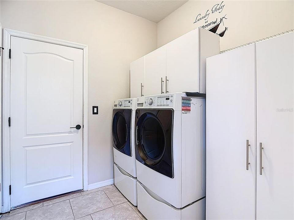 На продажу: $465,000 (4 спален, 3 ванн, 2360 Квадратных фут)