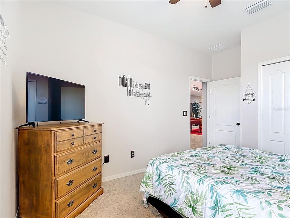 На продажу: $465,000 (4 спален, 3 ванн, 2360 Квадратных фут)