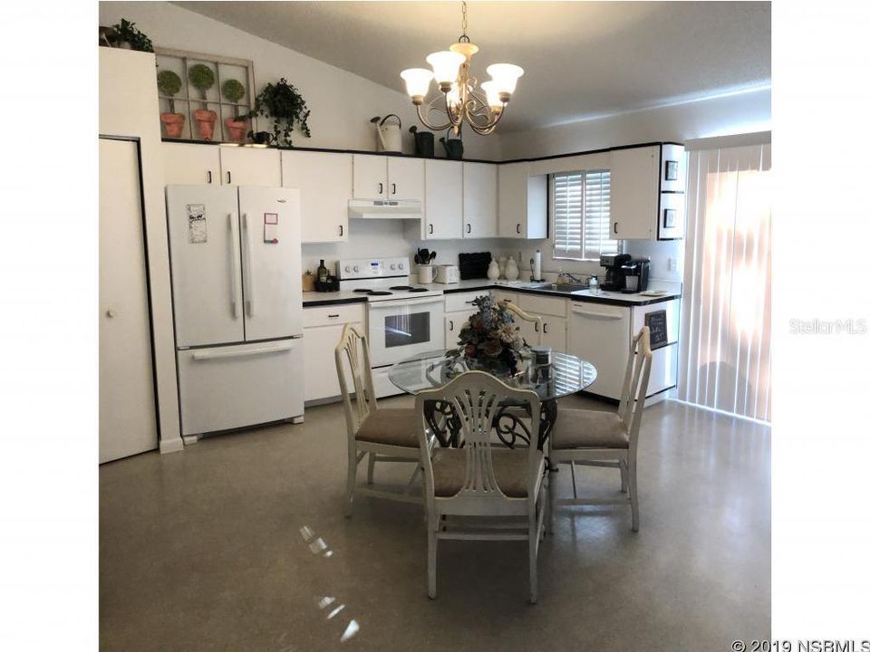 На продажу: $340,000 (2 спален, 0 ванн, 2200 Квадратных фут)