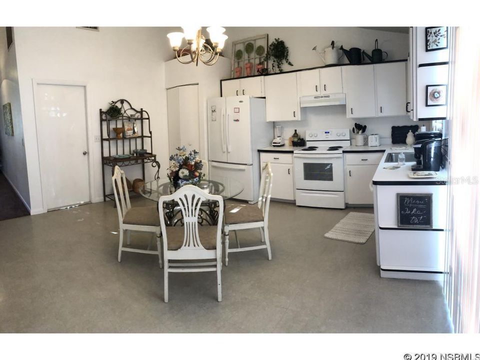 На продажу: $340,000 (2 спален, 0 ванн, 2200 Квадратных фут)