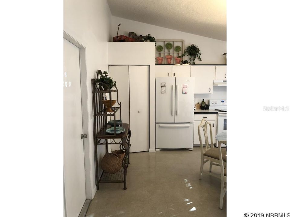 На продажу: $340,000 (2 спален, 0 ванн, 2200 Квадратных фут)