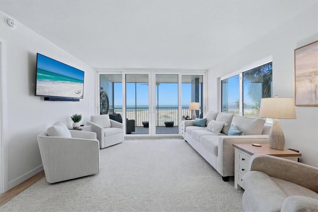 For Sale: $899,000 (2 beds, 2 baths, 1195 Square Feet)