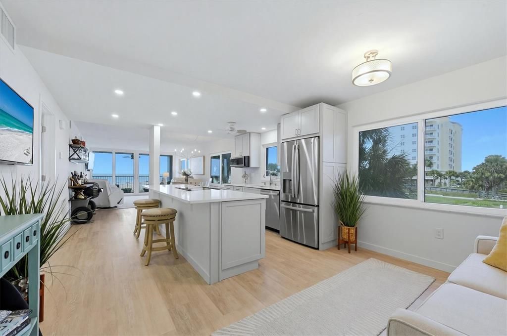 For Sale: $899,000 (2 beds, 2 baths, 1195 Square Feet)