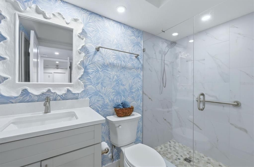 For Sale: $899,000 (2 beds, 2 baths, 1195 Square Feet)