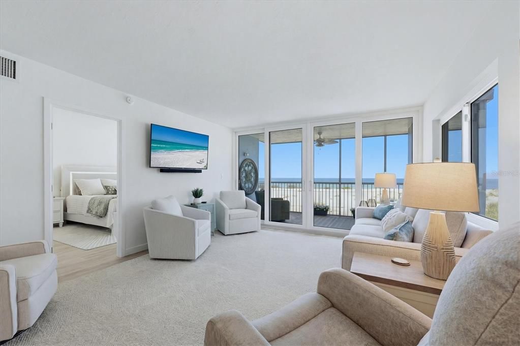 For Sale: $899,000 (2 beds, 2 baths, 1195 Square Feet)