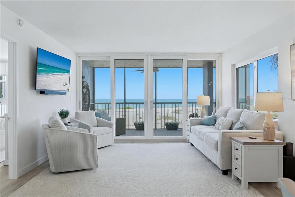 For Sale: $899,000 (2 beds, 2 baths, 1195 Square Feet)