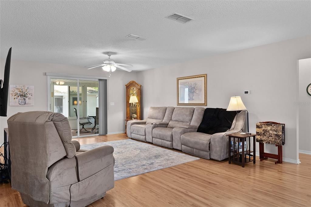 Active With Contract: $244,900 (3 beds, 2 baths, 1526 Square Feet)
