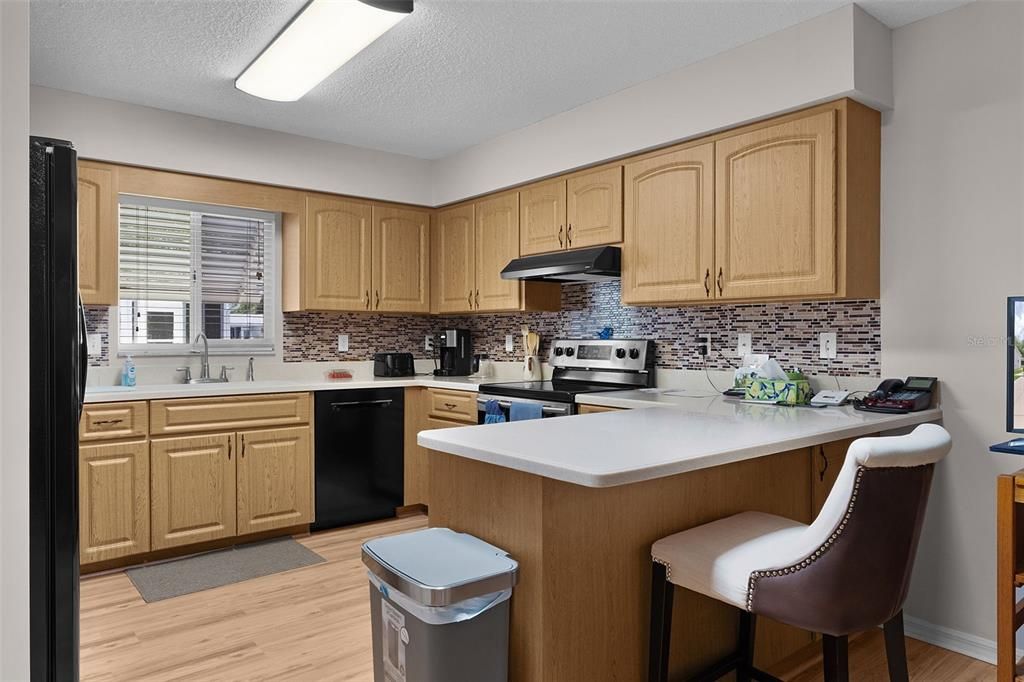 Active With Contract: $244,900 (3 beds, 2 baths, 1526 Square Feet)
