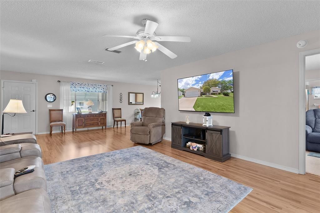 Active With Contract: $244,900 (3 beds, 2 baths, 1526 Square Feet)