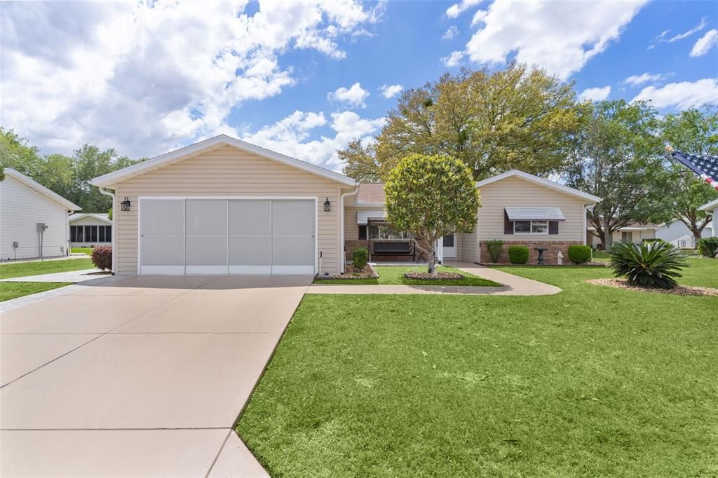 Active With Contract: $244,900 (3 beds, 2 baths, 1526 Square Feet)