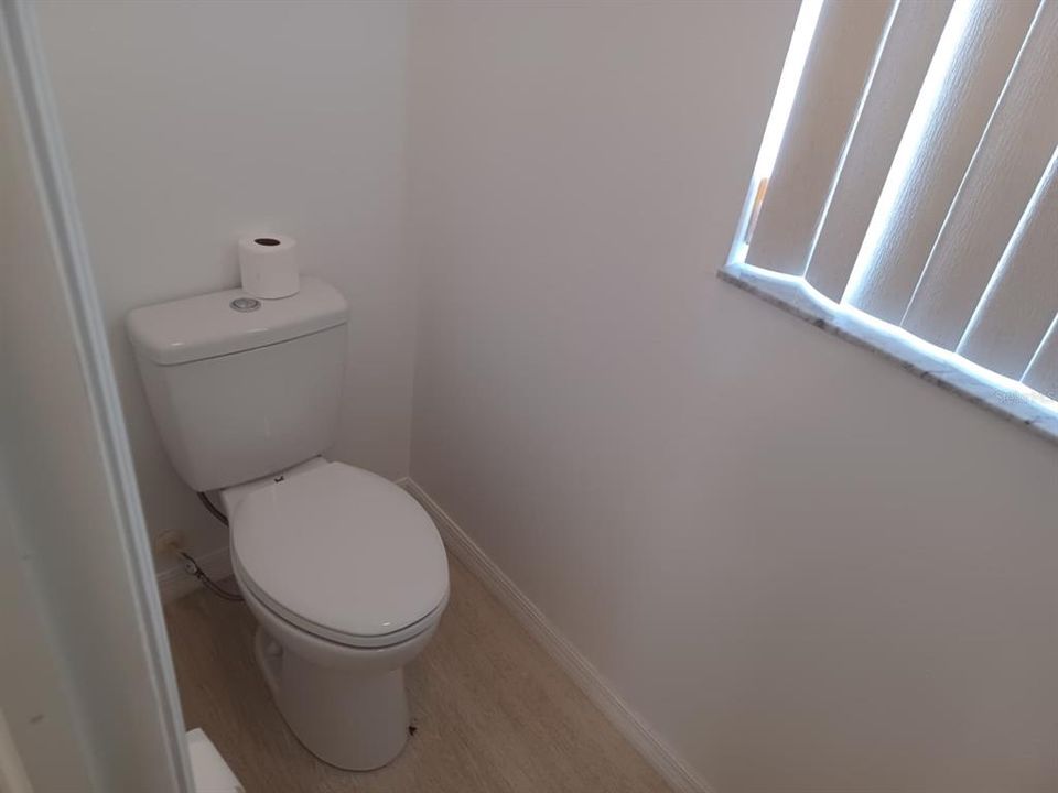 Activo con contrato: $299,000 (3 camas, 2 baños, 1876 Pies cuadrados)
