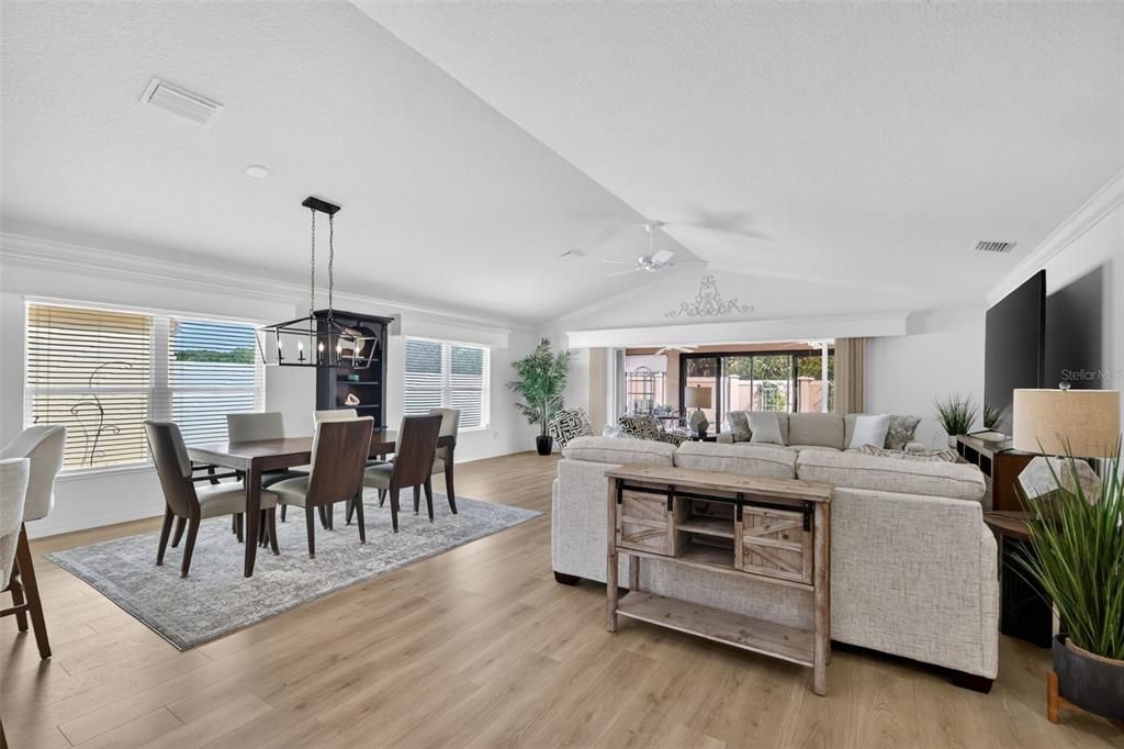 Active With Contract: $550,000 (3 beds, 2 baths, 1938 Square Feet)