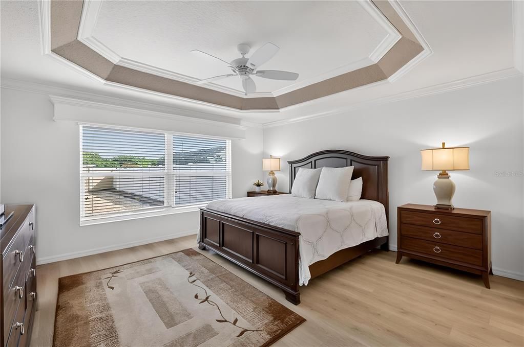 Active With Contract: $550,000 (3 beds, 2 baths, 1938 Square Feet)