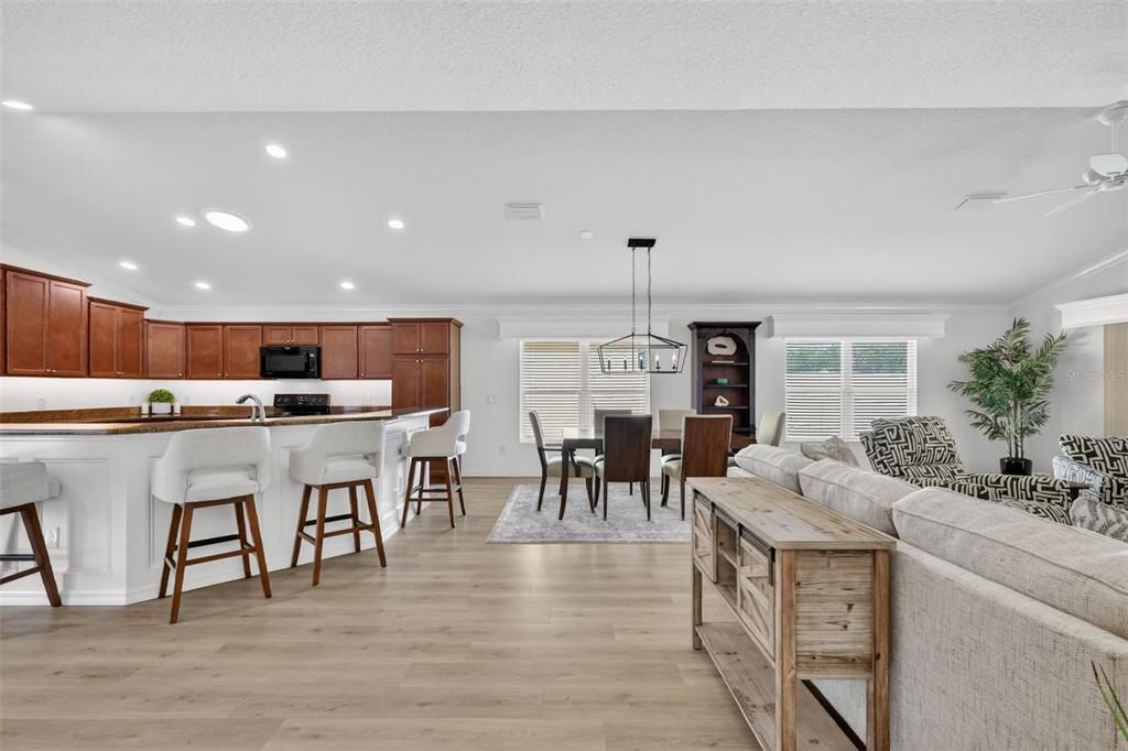 Active With Contract: $550,000 (3 beds, 2 baths, 1938 Square Feet)