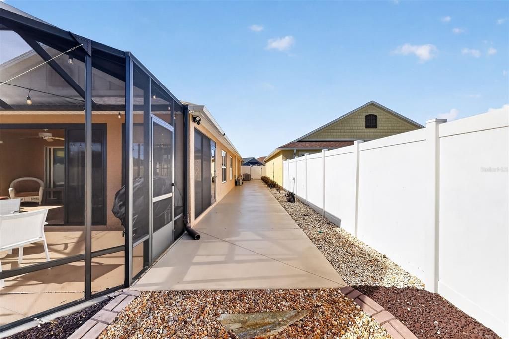 Active With Contract: $550,000 (3 beds, 2 baths, 1938 Square Feet)