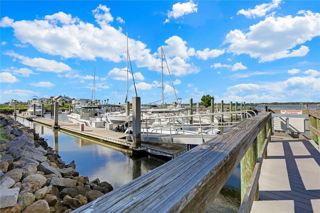 待售: $295,000 (1 贝兹, 1 浴室, 912 平方英尺)