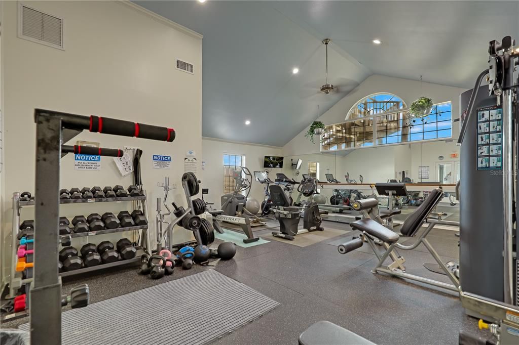 待售: $295,000 (1 贝兹, 1 浴室, 912 平方英尺)