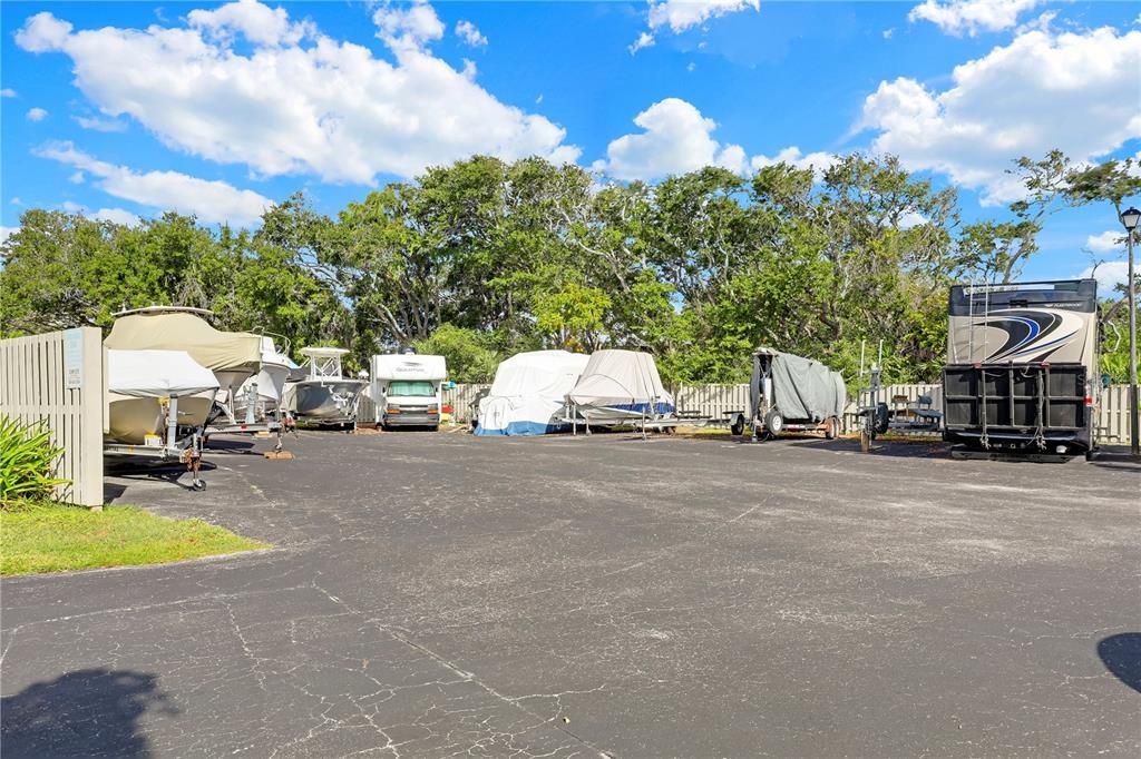 待售: $295,000 (1 贝兹, 1 浴室, 912 平方英尺)