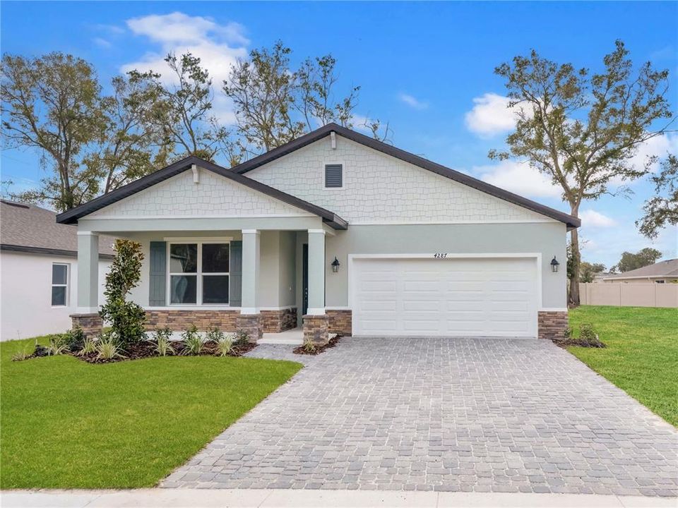 For Sale: $344,999 (4 beds, 2 baths, 1839 Square Feet)