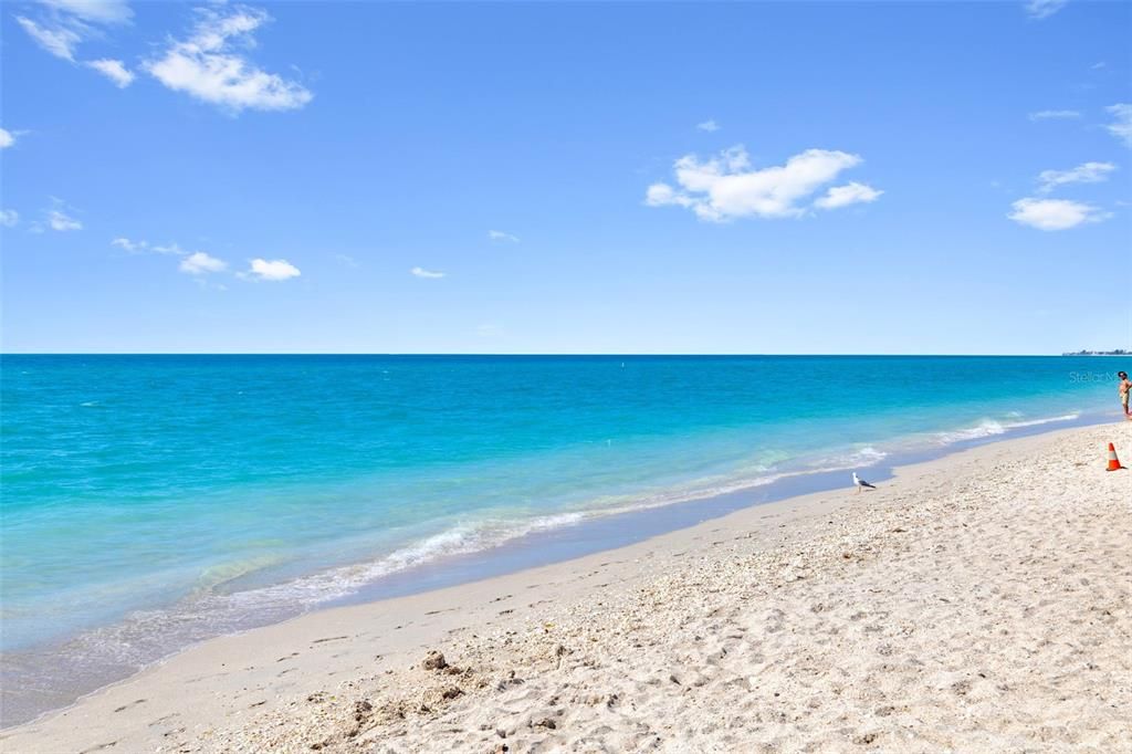 На продажу: $399,000 (2 спален, 2 ванн, 910 Квадратных фут)