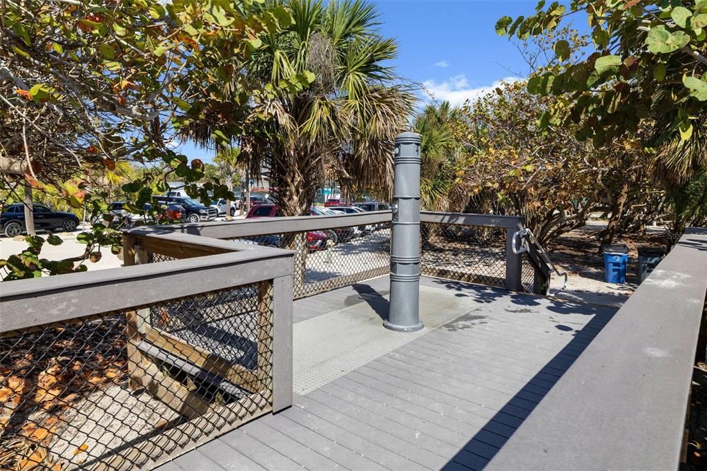 На продажу: $399,000 (2 спален, 2 ванн, 910 Квадратных фут)