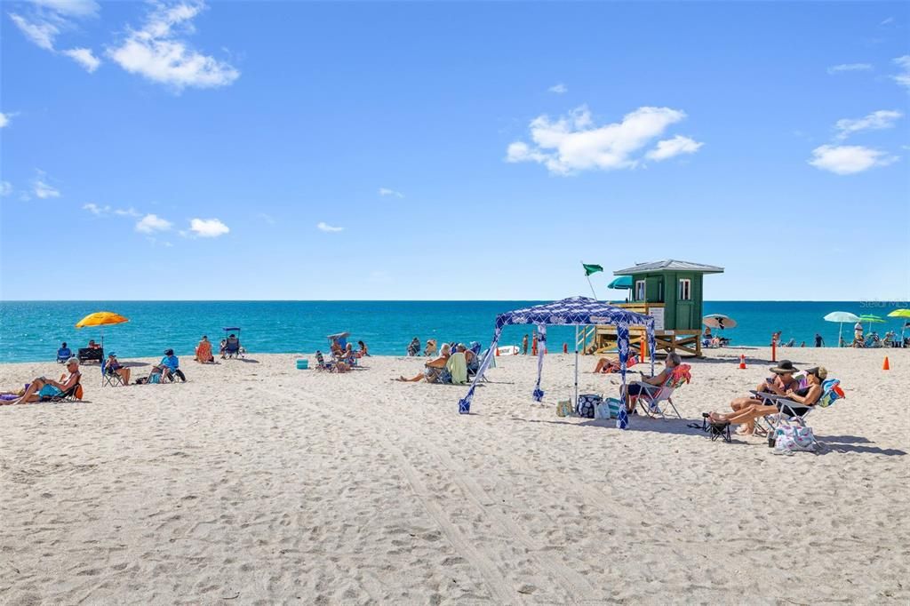 На продажу: $399,000 (2 спален, 2 ванн, 910 Квадратных фут)