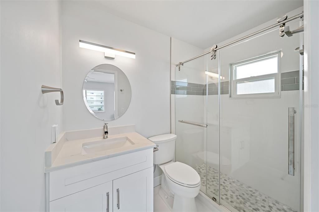 На продажу: $399,000 (2 спален, 2 ванн, 910 Квадратных фут)