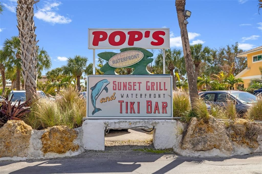 На продажу: $399,000 (2 спален, 2 ванн, 910 Квадратных фут)