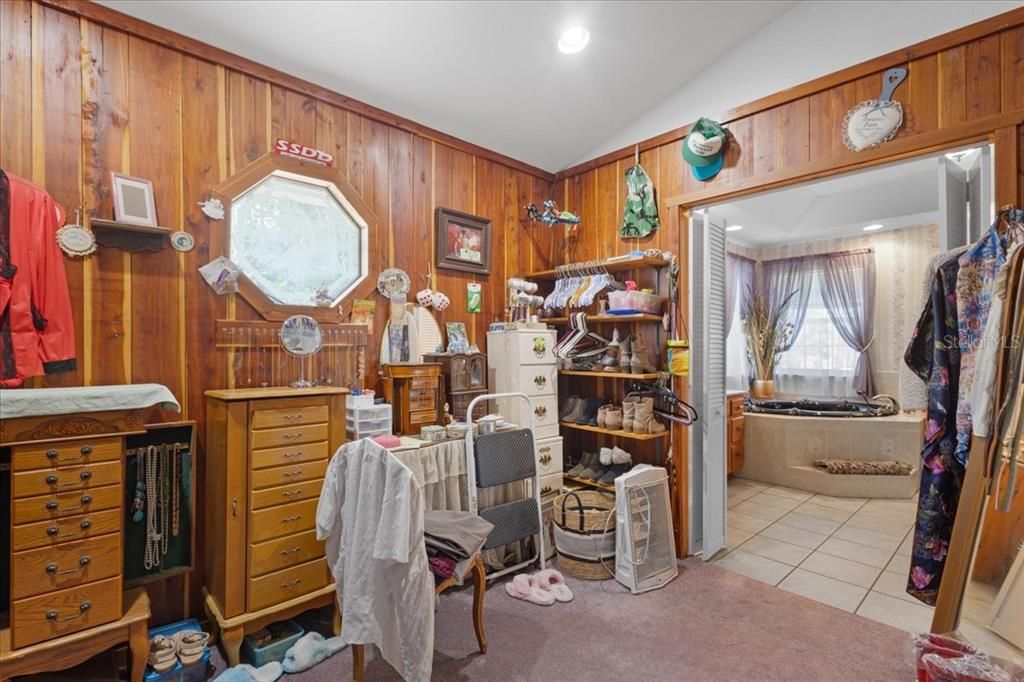 For Sale: $675,000 (2 beds, 2 baths, 2296 Square Feet)