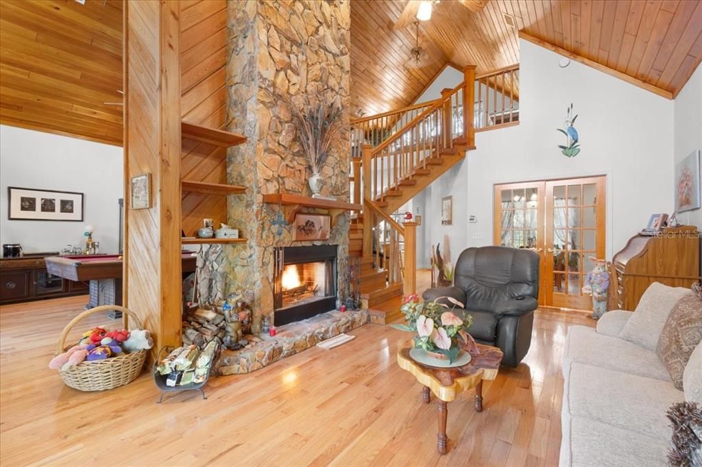 For Sale: $675,000 (2 beds, 2 baths, 2296 Square Feet)