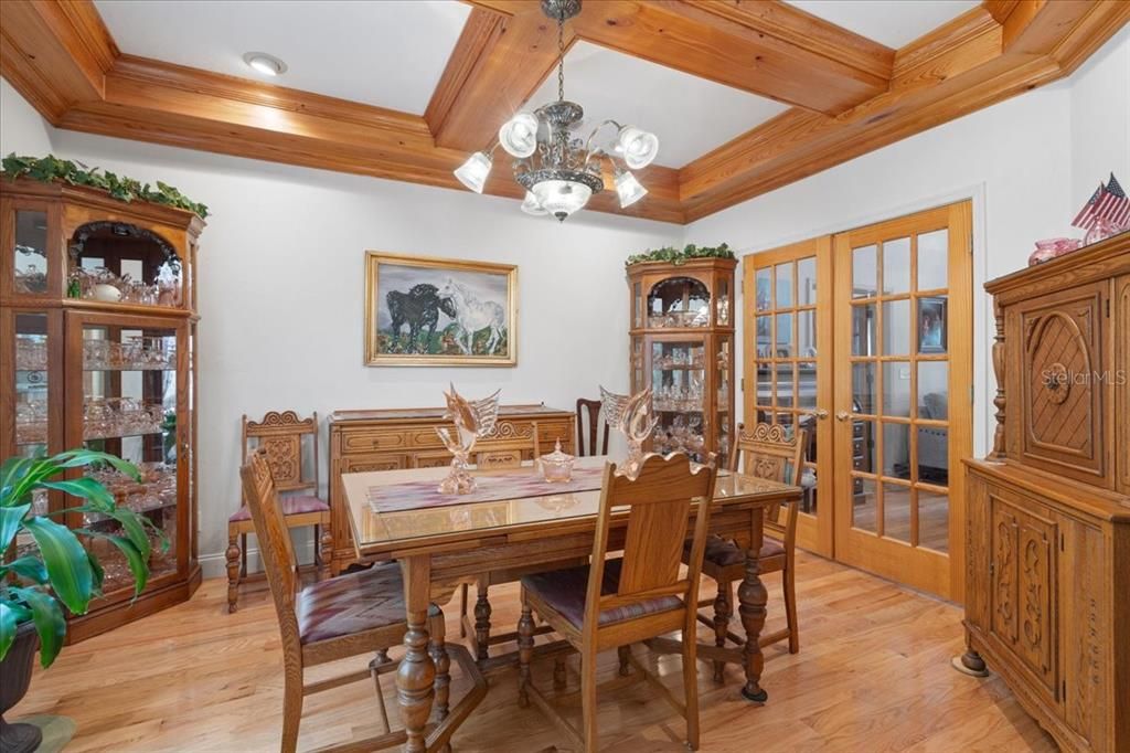 For Sale: $675,000 (2 beds, 2 baths, 2296 Square Feet)