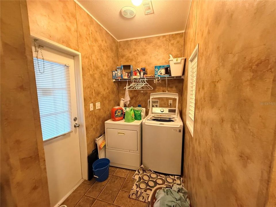 En Venta: $240,000 (3 camas, 2 baños, 1040 Pies cuadrados)