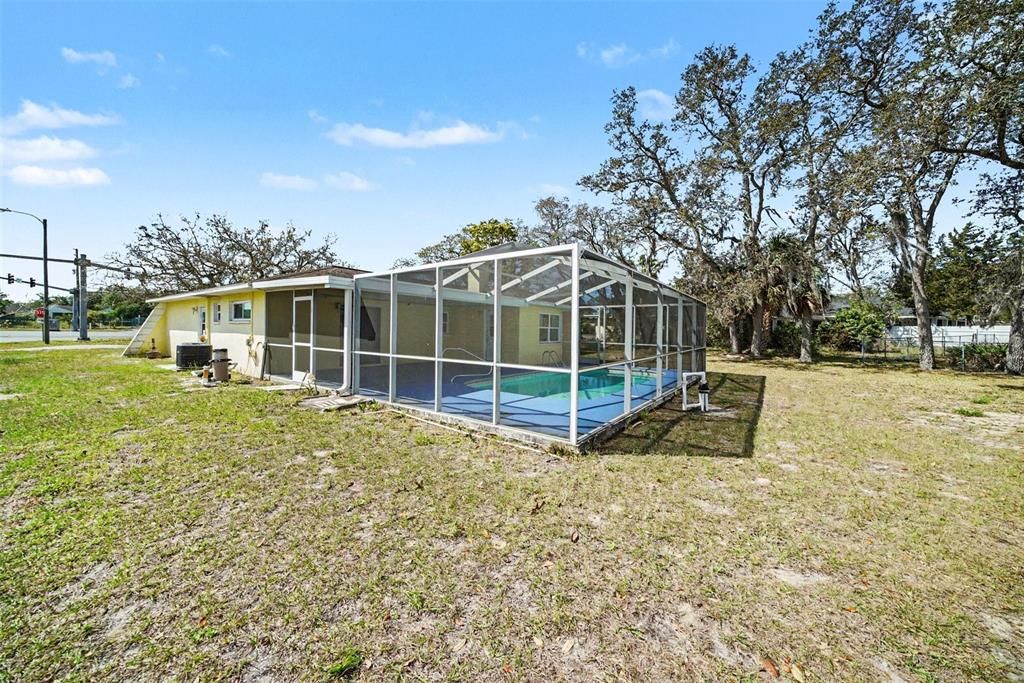 Activo con contrato: $300,000 (3 camas, 2 baños, 1608 Pies cuadrados)