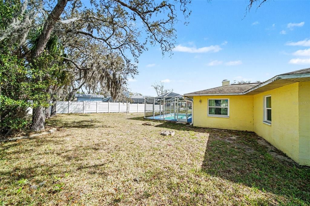 Activo con contrato: $300,000 (3 camas, 2 baños, 1608 Pies cuadrados)